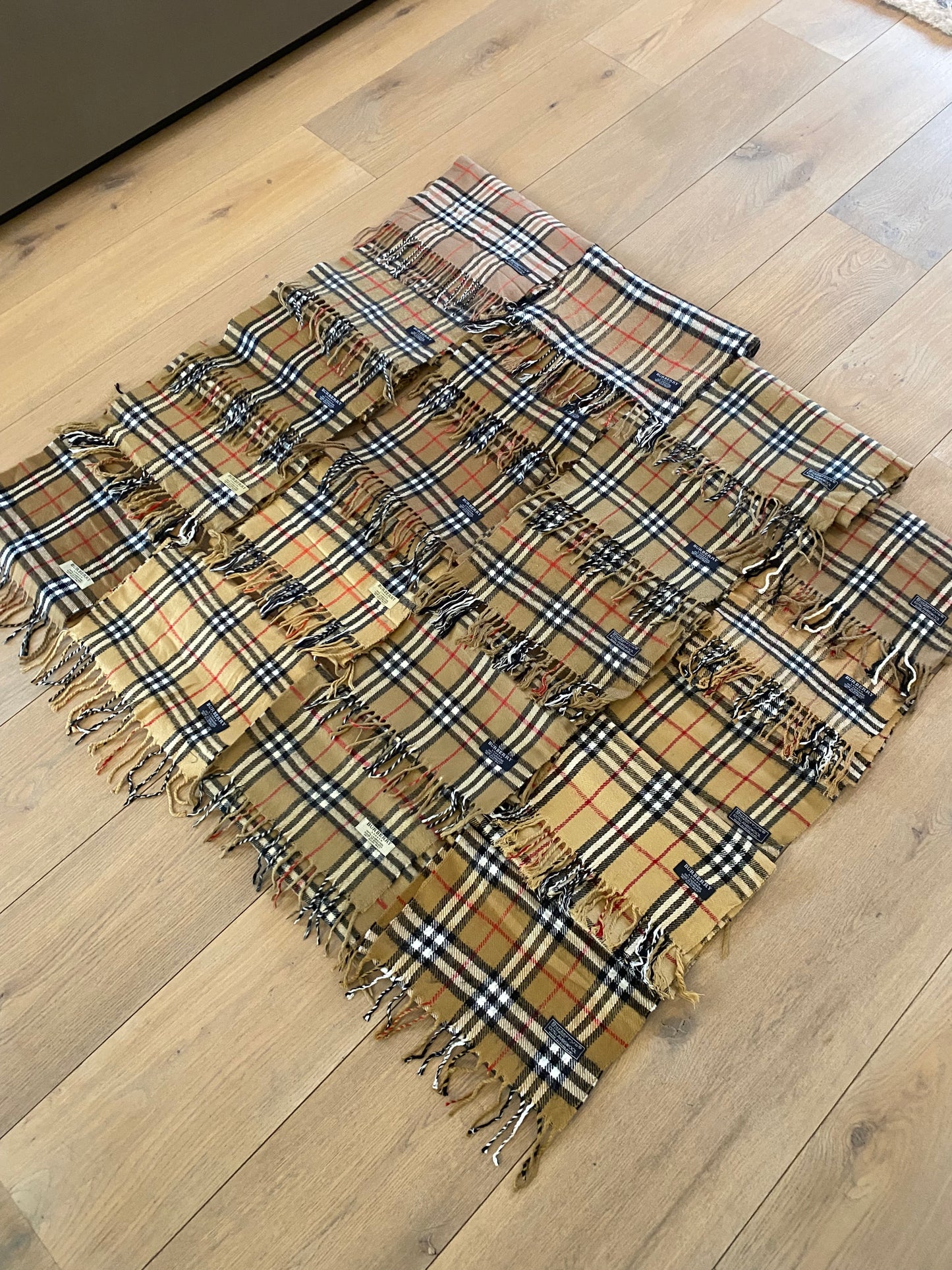 Burberry Scarfs Pack