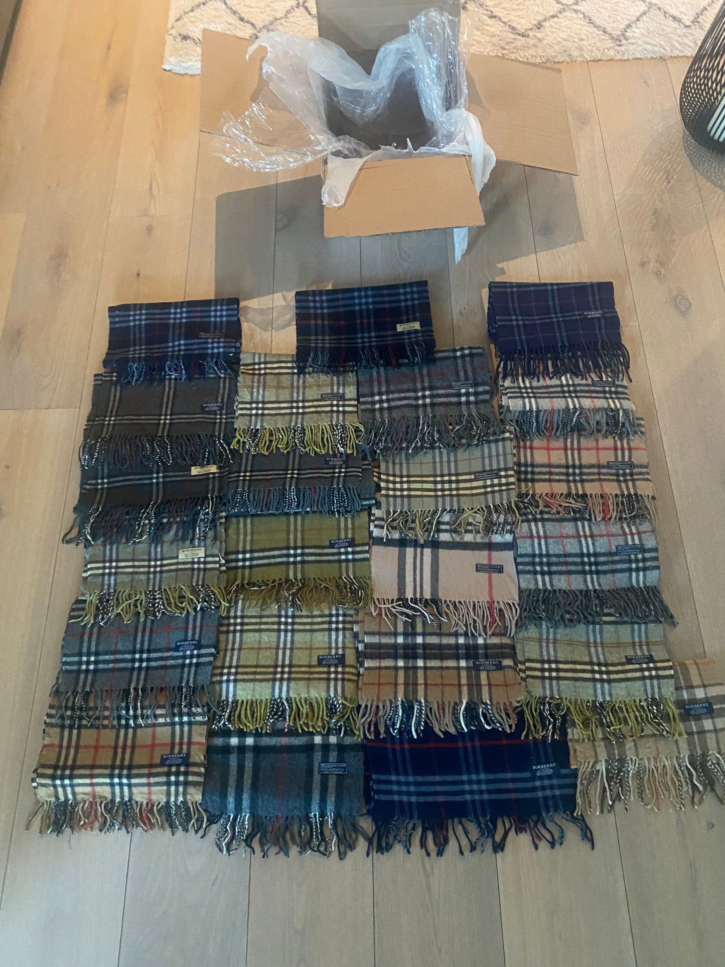 Burberry Scarfs Pack
